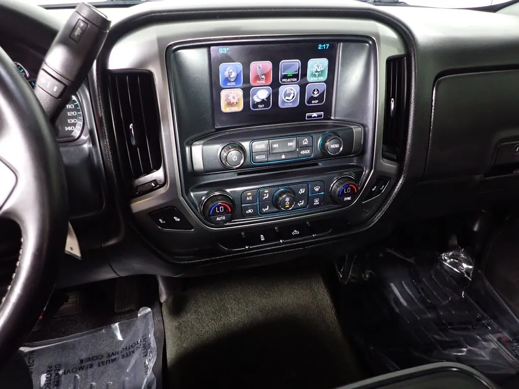 Chevrolet Silverado photo 26