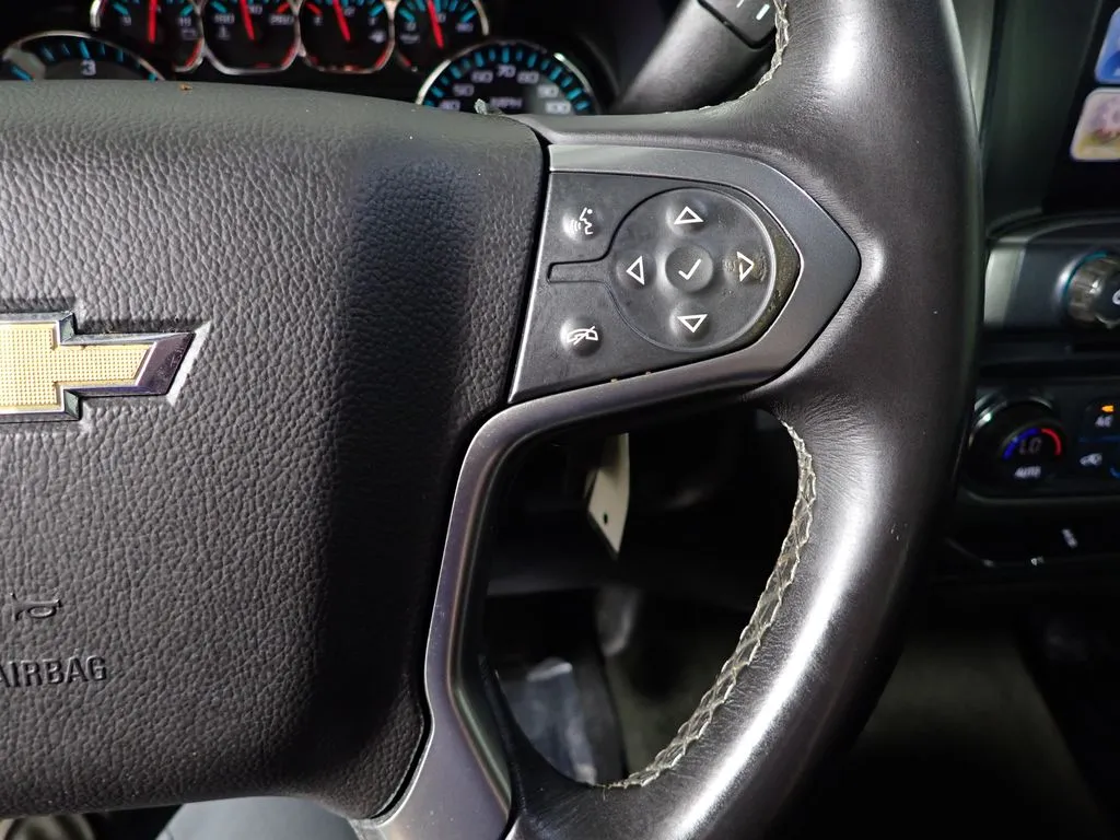 Chevrolet Silverado photo 25