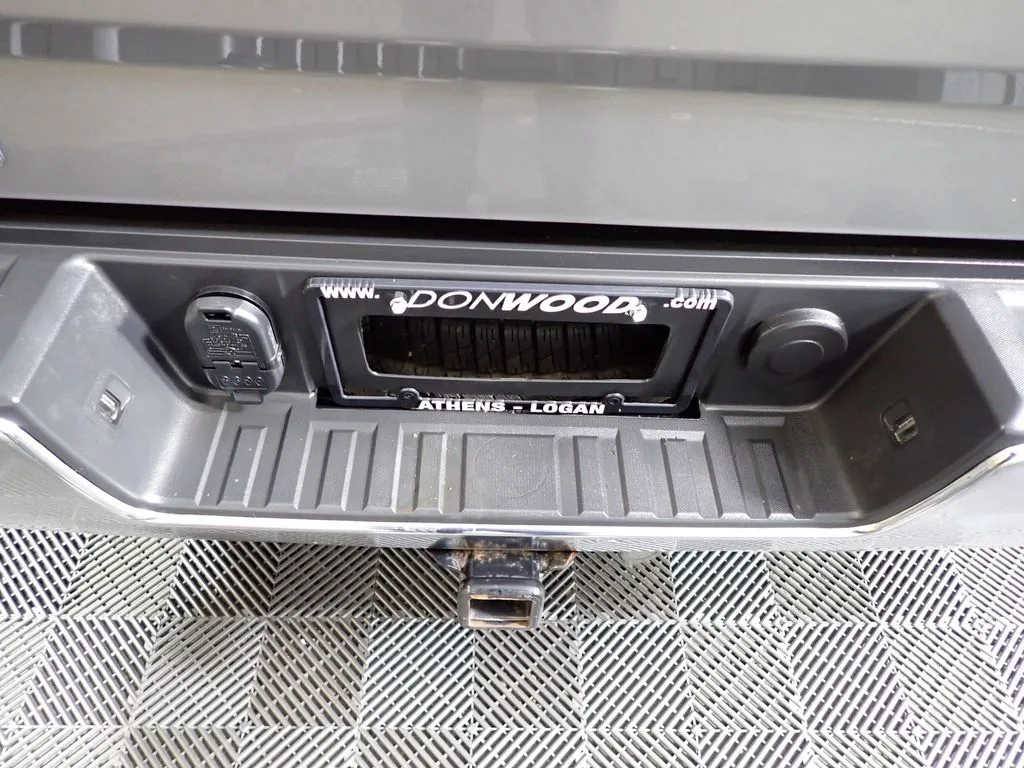Chevrolet Silverado photo 13