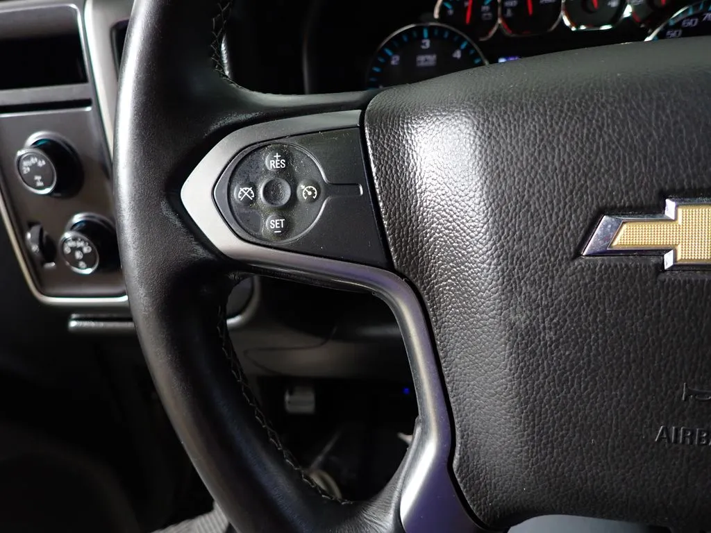 Chevrolet Silverado photo 24