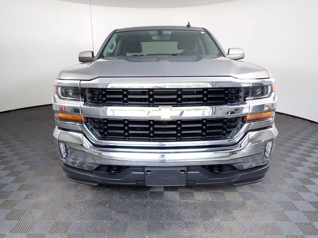 Chevrolet Silverado photo 8