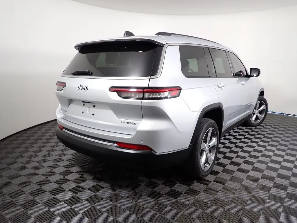 Jeep Grand Cherokee L photo 16