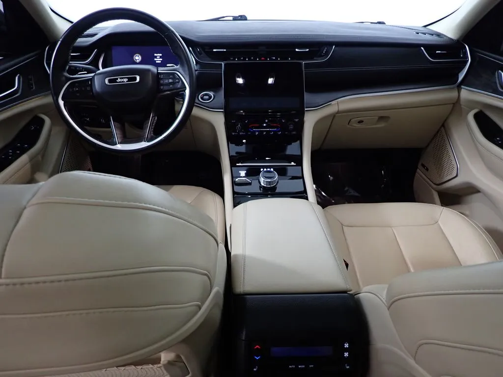 Jeep Grand Cherokee L photo 30