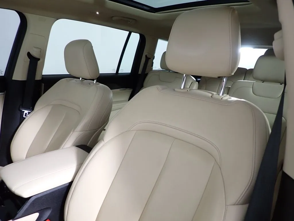 Jeep Grand Cherokee L photo 21