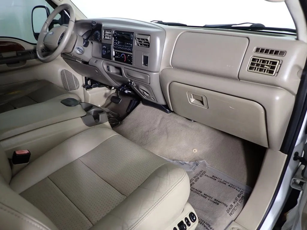 Ford F-250SD photo 30