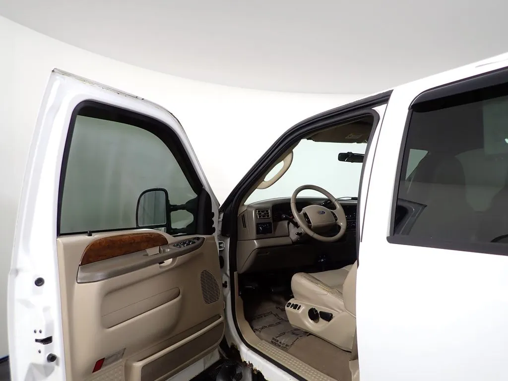 Ford F-250SD photo 15