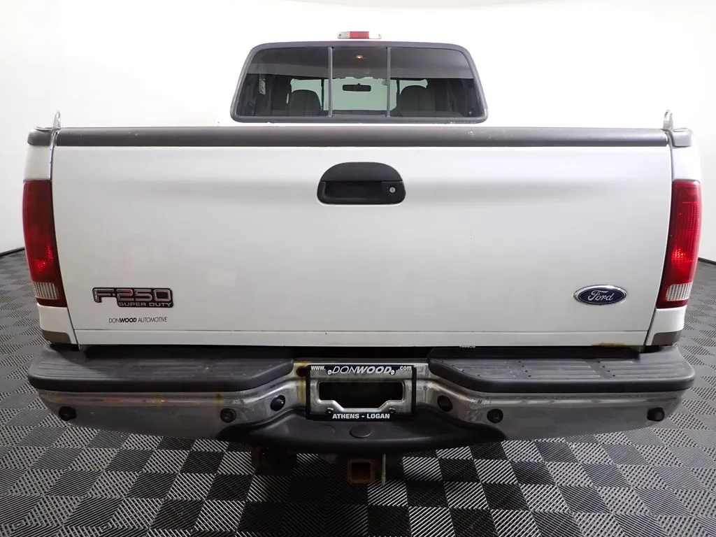 Ford F-250SD photo 11