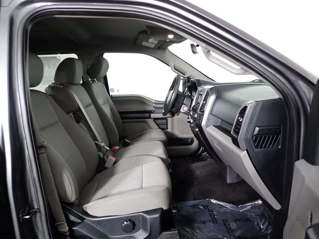 Ford F-150 photo 32