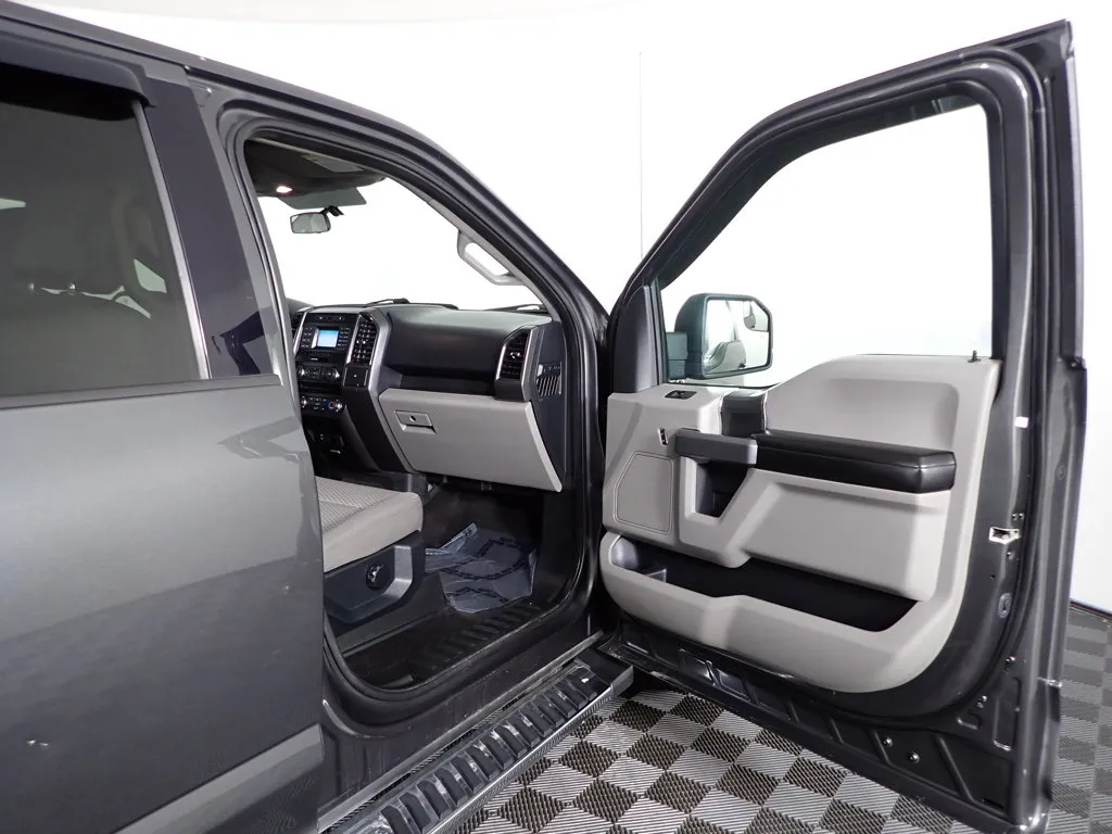 Ford F-150 photo 31
