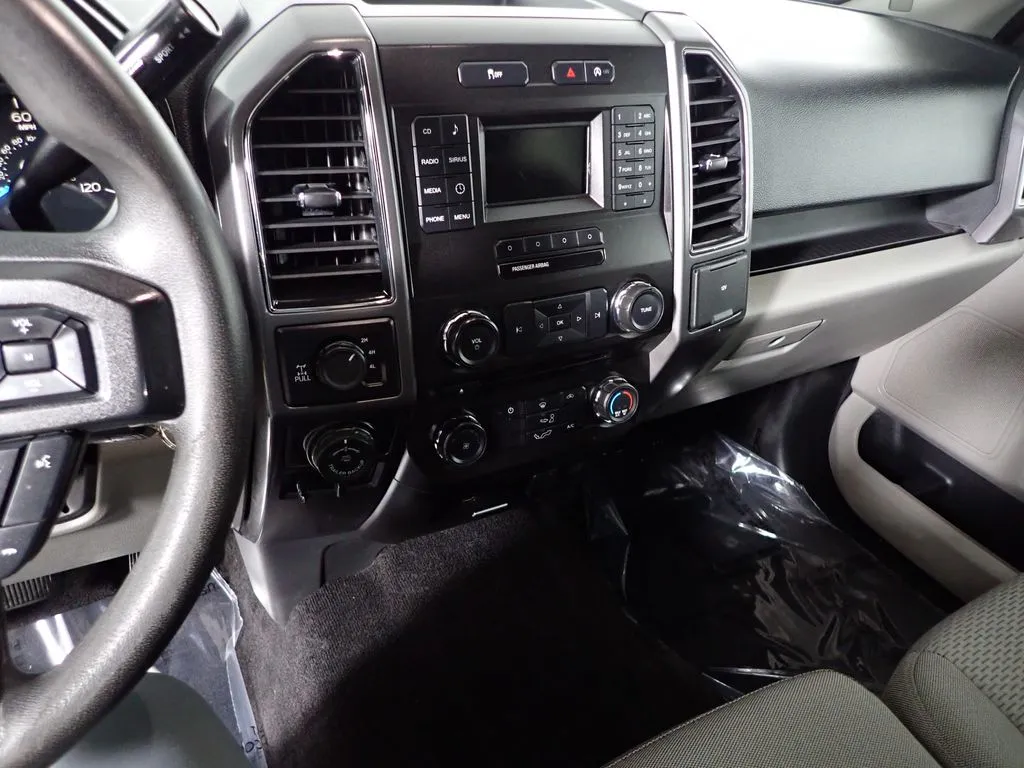 Ford F-150 photo 26