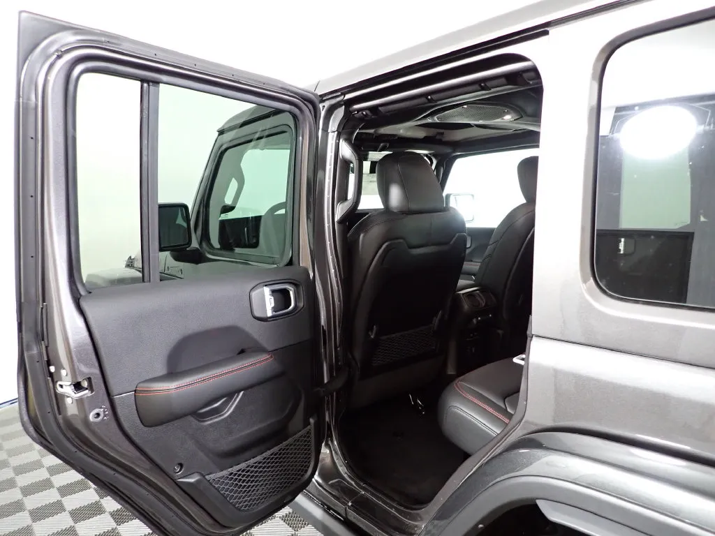 Jeep Wrangler photo 33