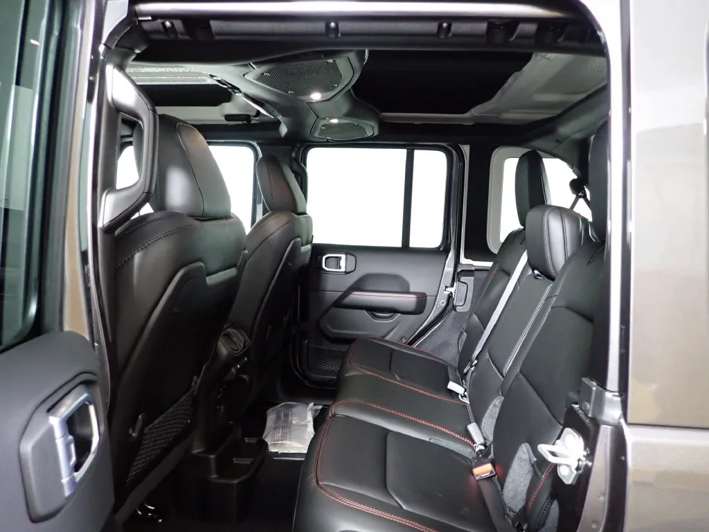 Jeep Wrangler photo 34