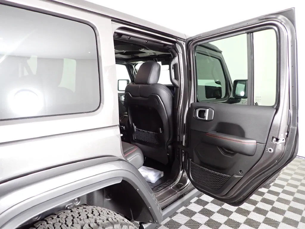 Jeep Wrangler photo 35