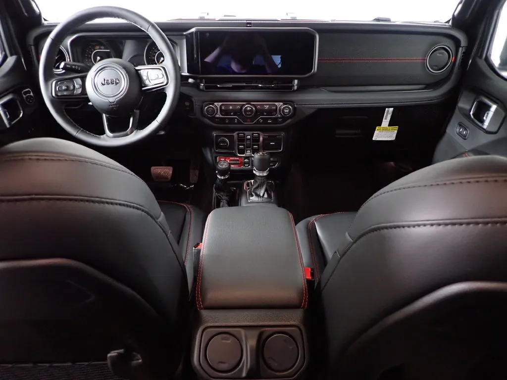 Jeep Wrangler photo 32
