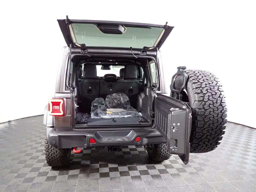 Jeep Wrangler photo 16