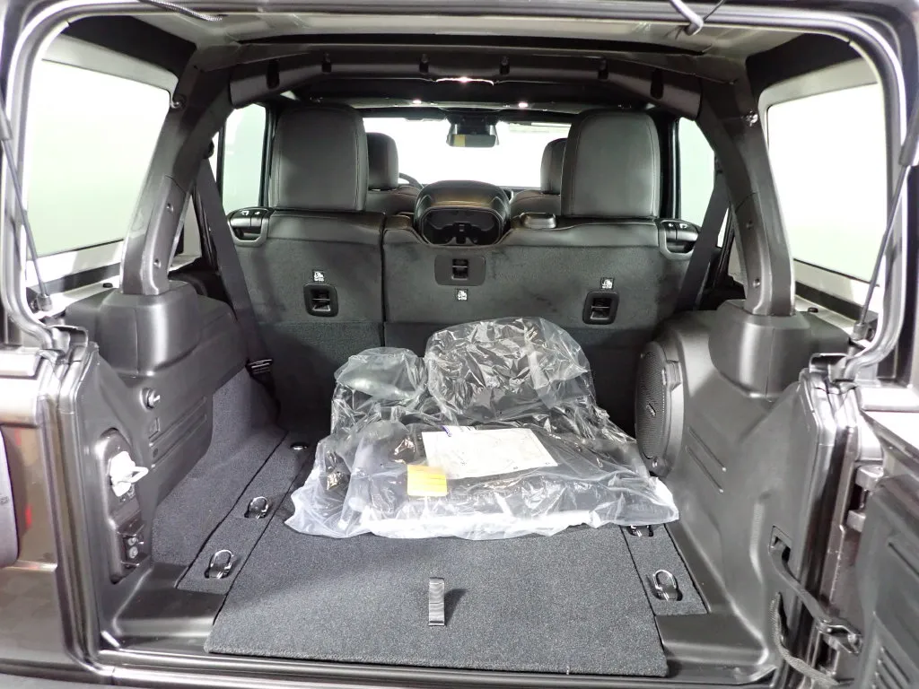 Jeep Wrangler photo 17