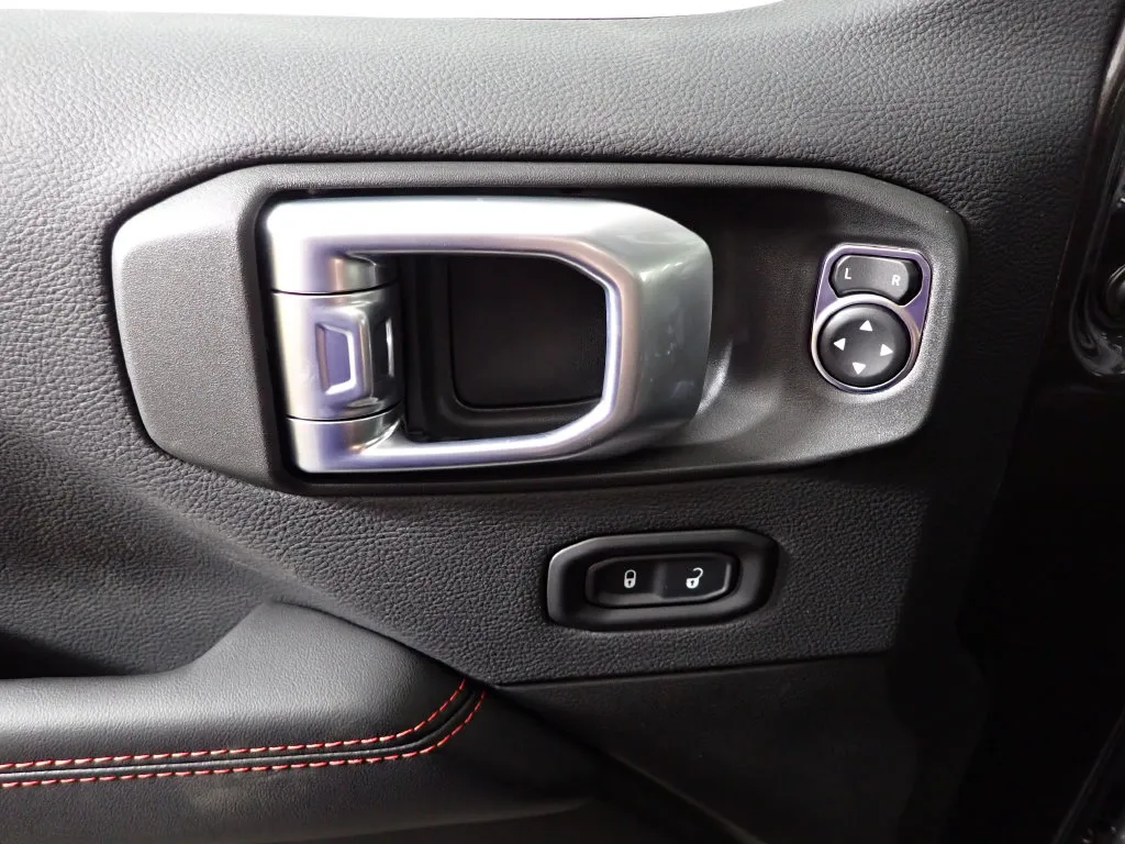 Jeep Wrangler photo 21