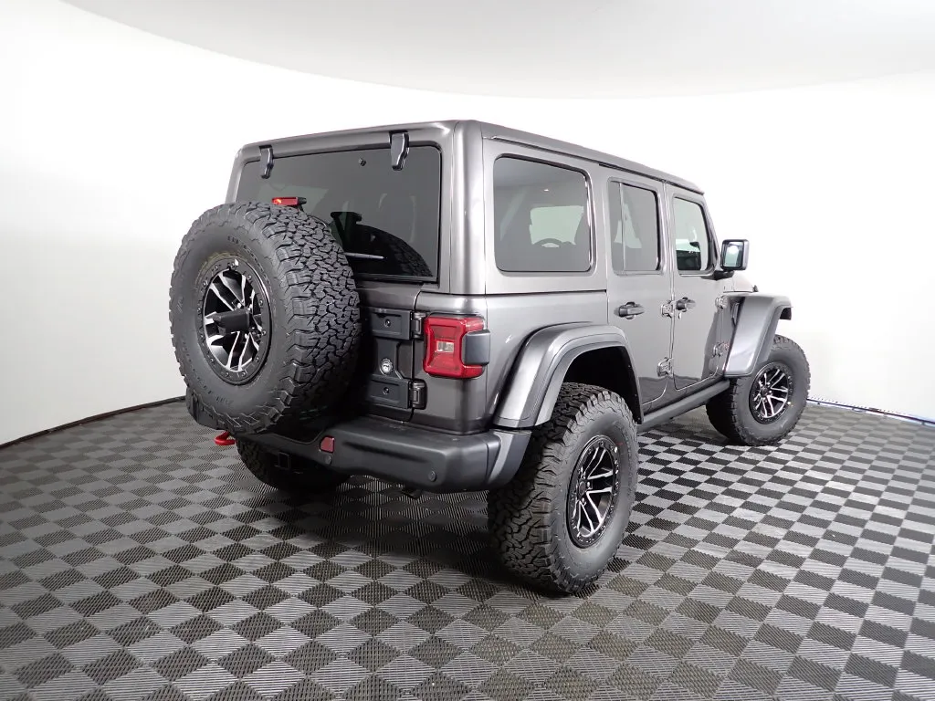 Jeep Wrangler photo 18