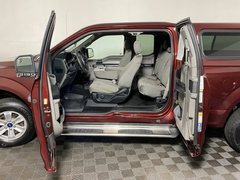 Ford F-150 photo 26