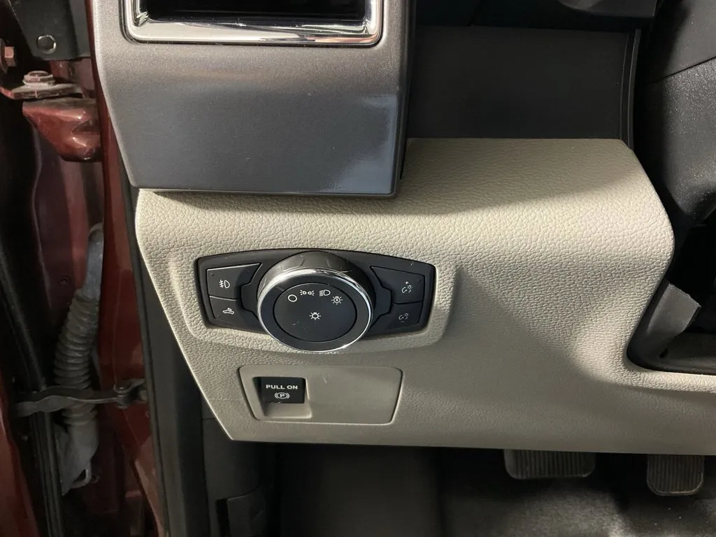Ford F-150 photo 24