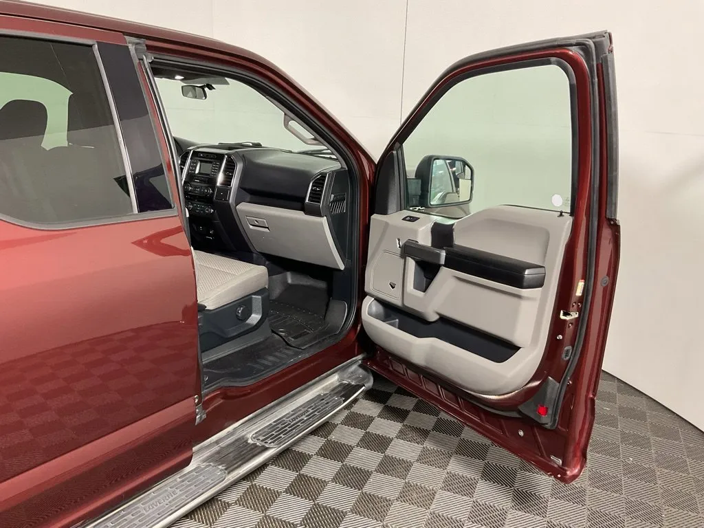 Ford F-150 photo 30