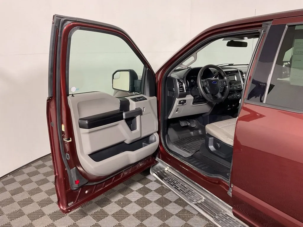 Ford F-150 photo 14