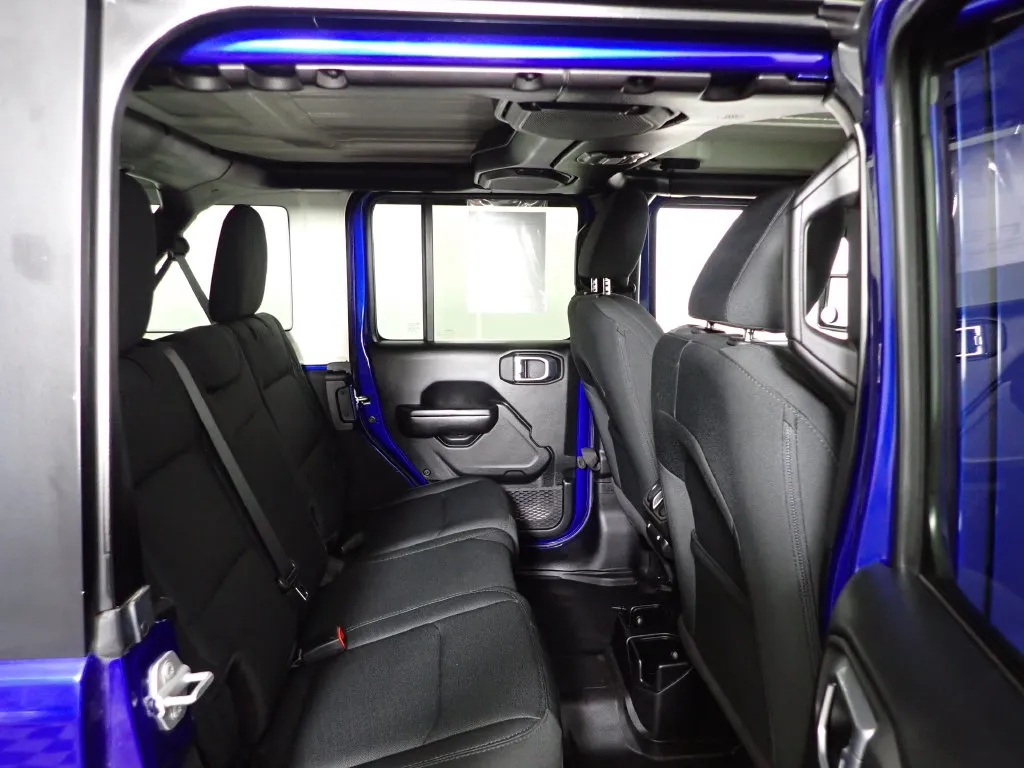 Jeep Wrangler photo 31