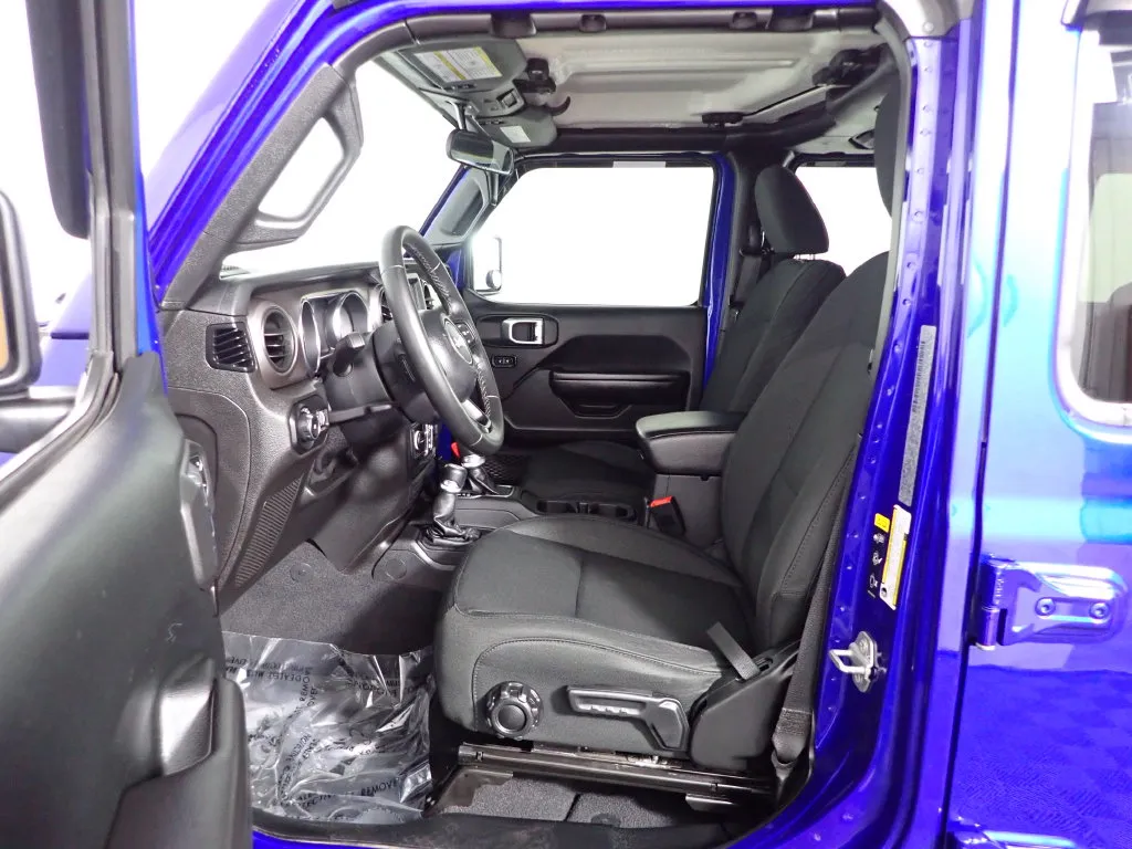 Jeep Wrangler photo 18