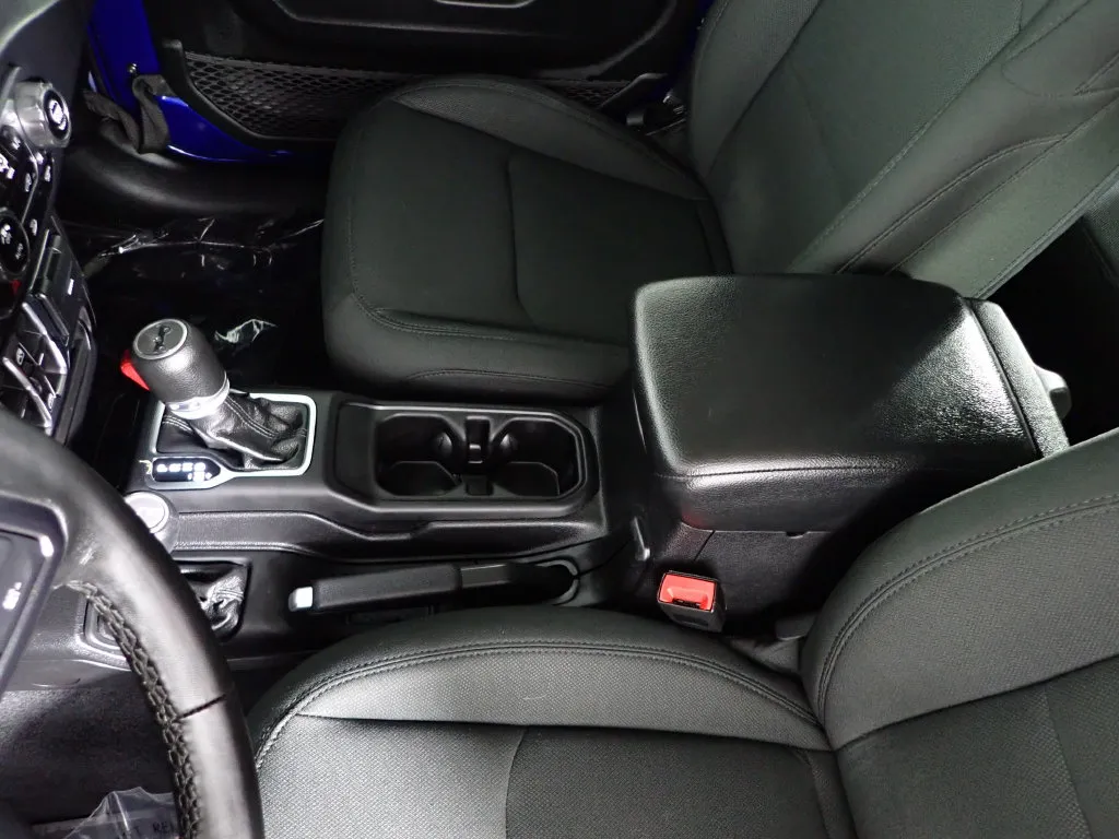 Jeep Wrangler photo 26