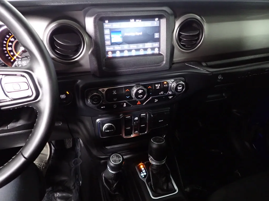 Jeep Wrangler photo 25
