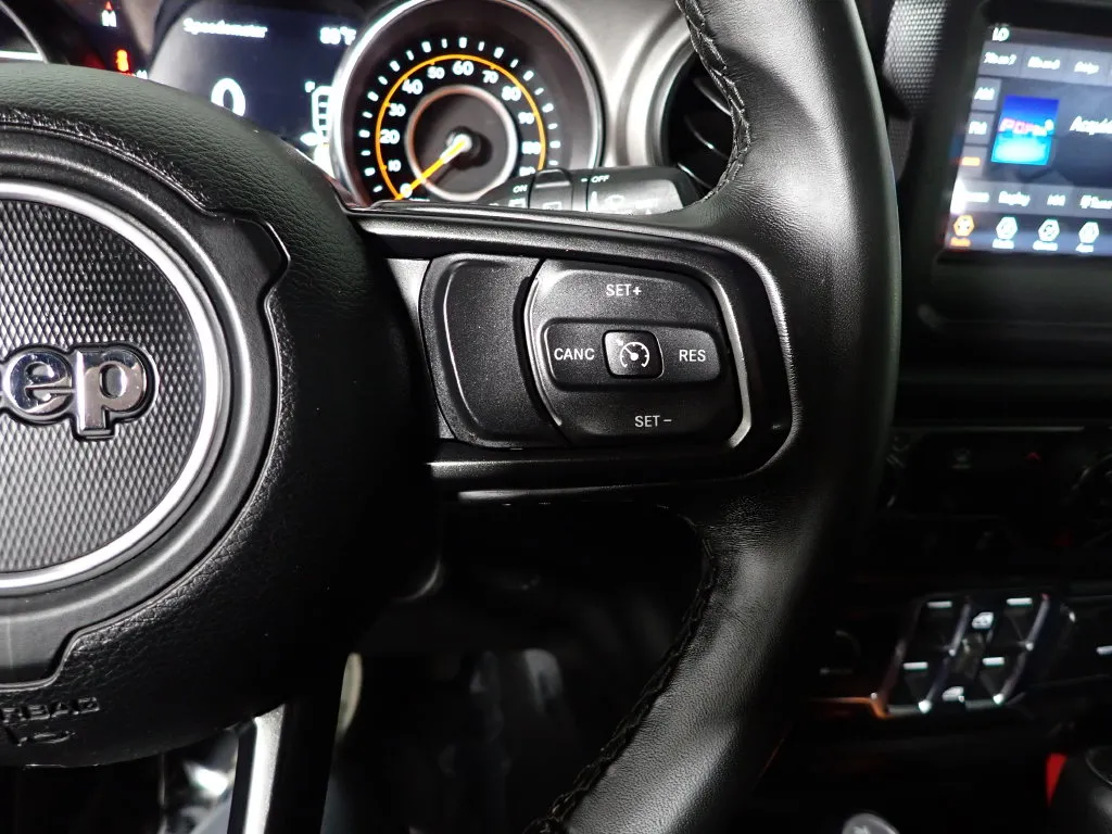 Jeep Wrangler photo 24