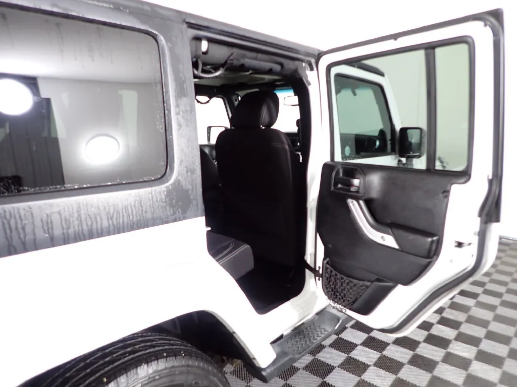 Jeep Wrangler photo 27