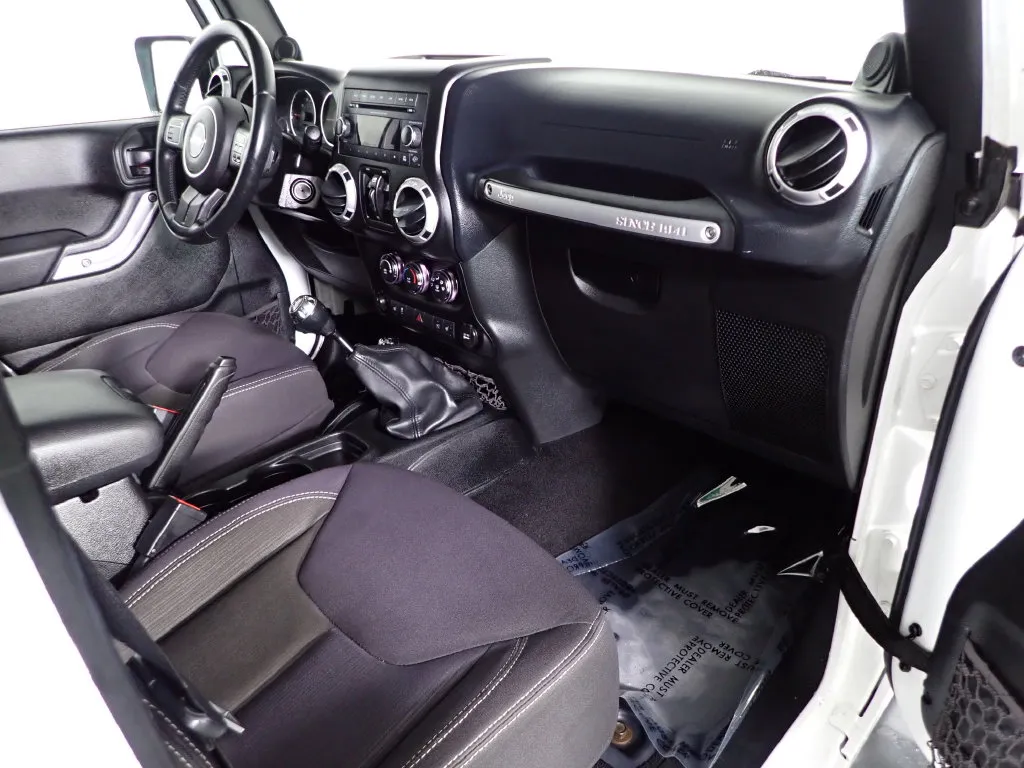 Jeep Wrangler photo 31