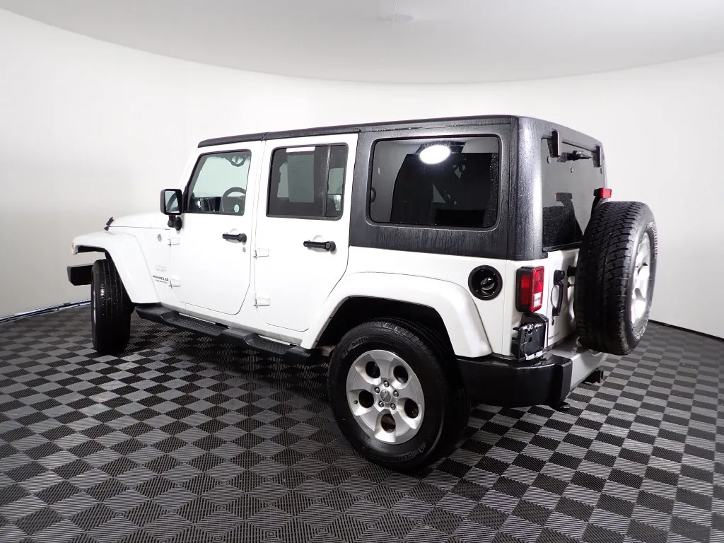 Jeep Wrangler photo 10