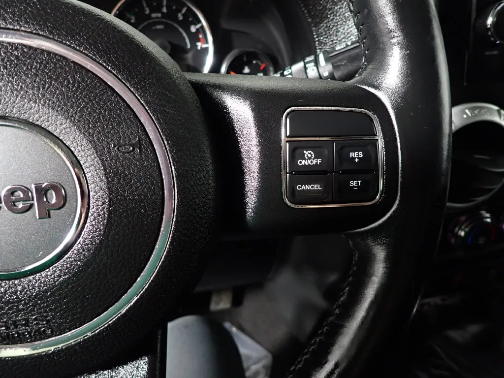 Jeep Wrangler photo 23