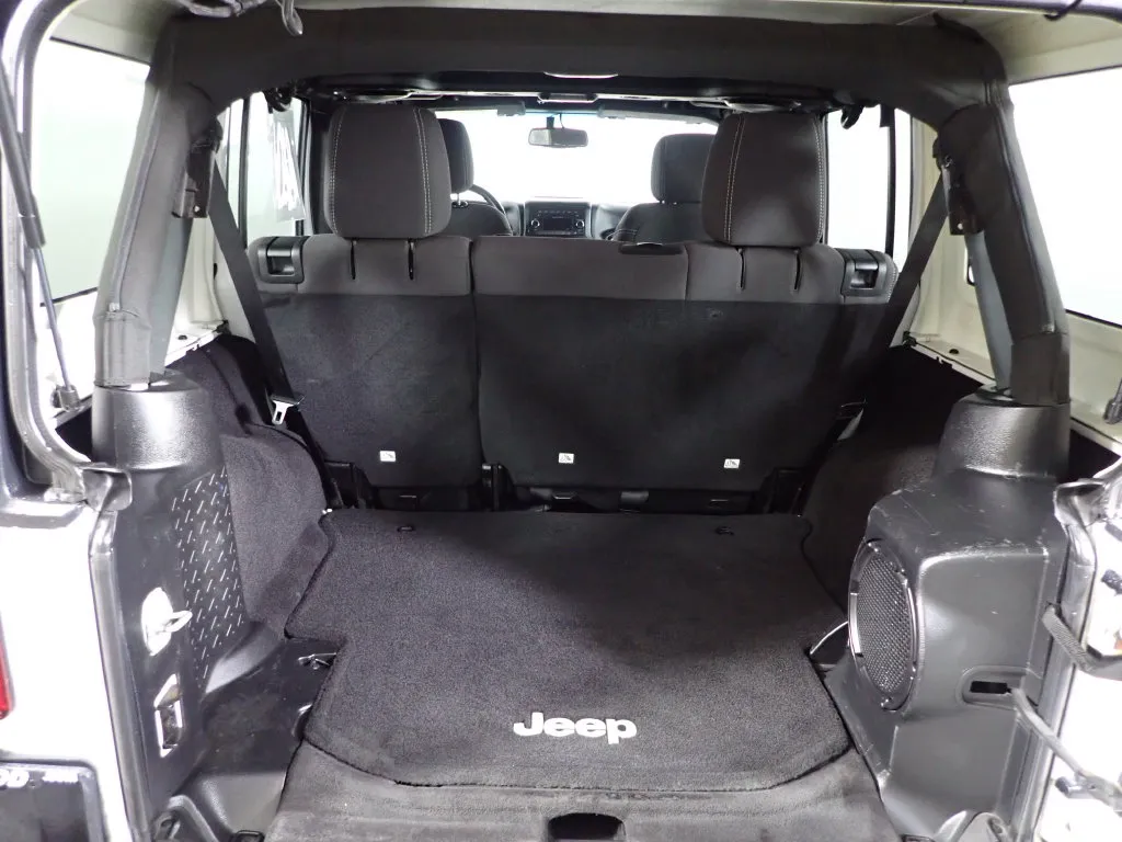 Jeep Wrangler photo 13