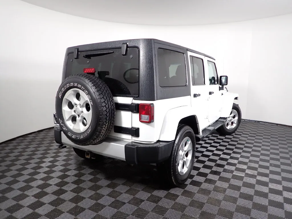 Jeep Wrangler photo 14