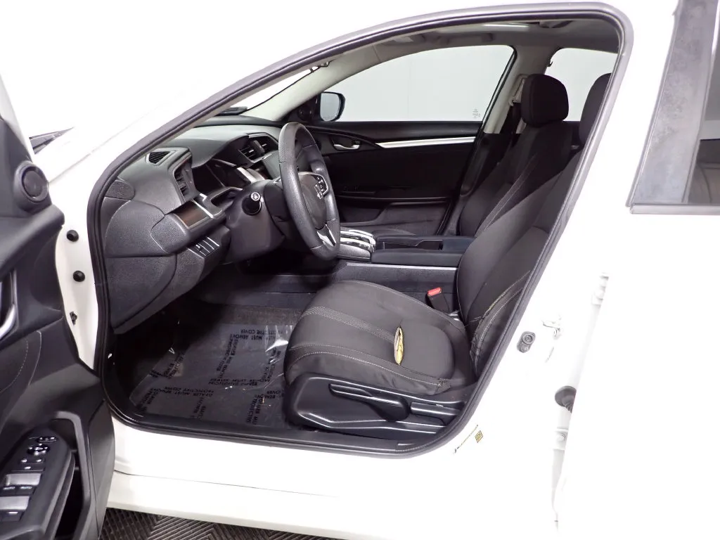 Honda Civic photo 18