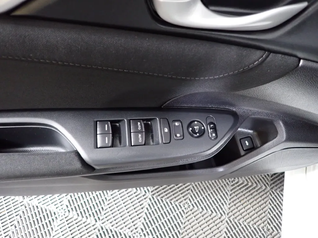Honda Civic photo 17