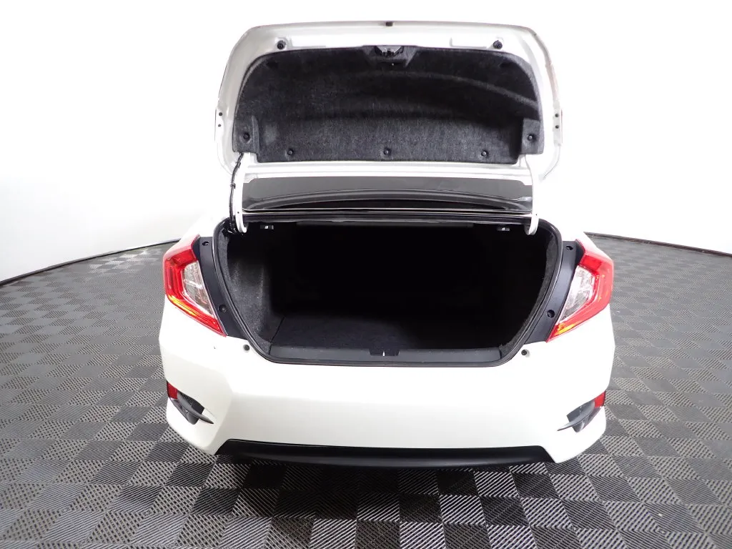 Honda Civic photo 12