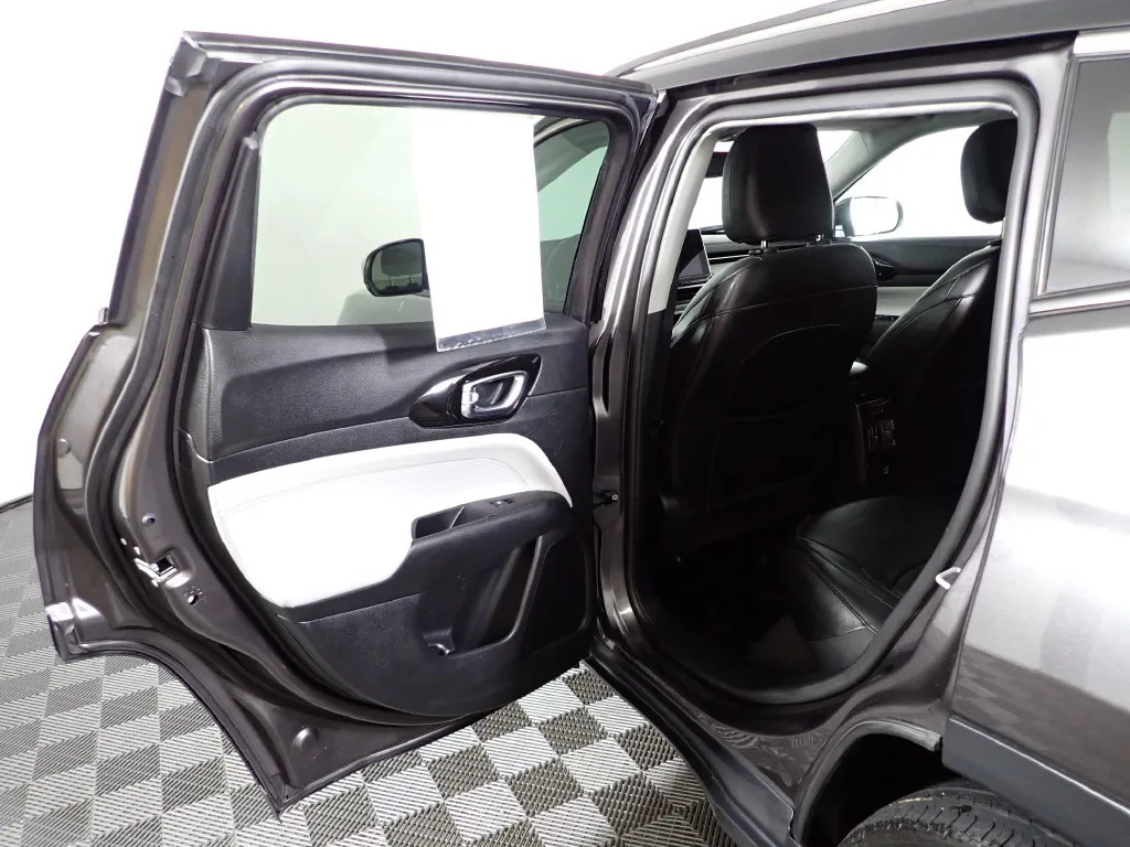 Jeep Compass photo 30