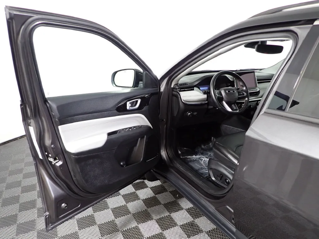 Jeep Compass photo 17