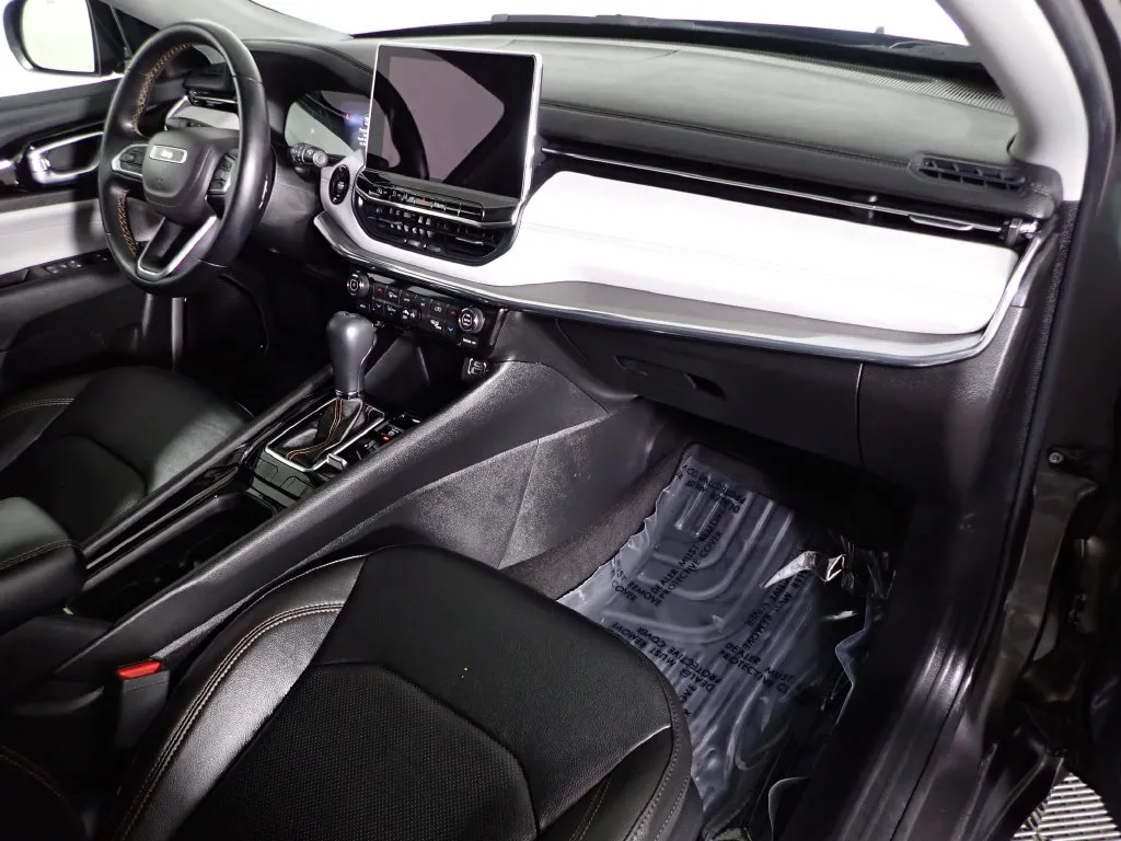 Jeep Compass photo 36