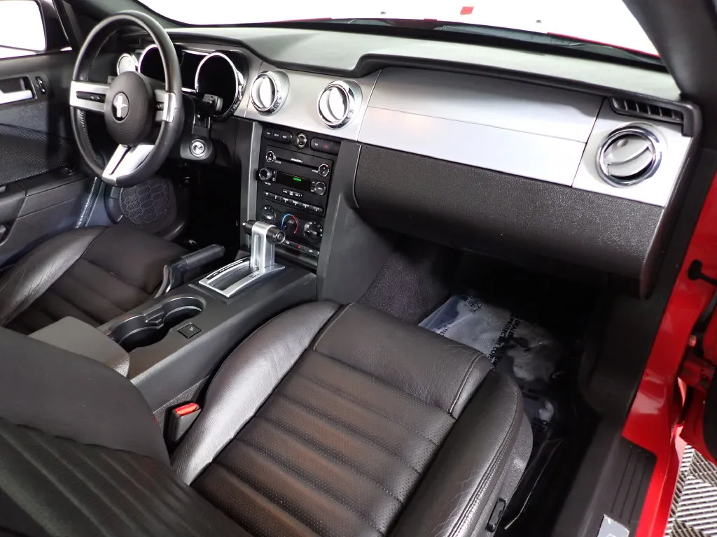 Ford Mustang photo 30