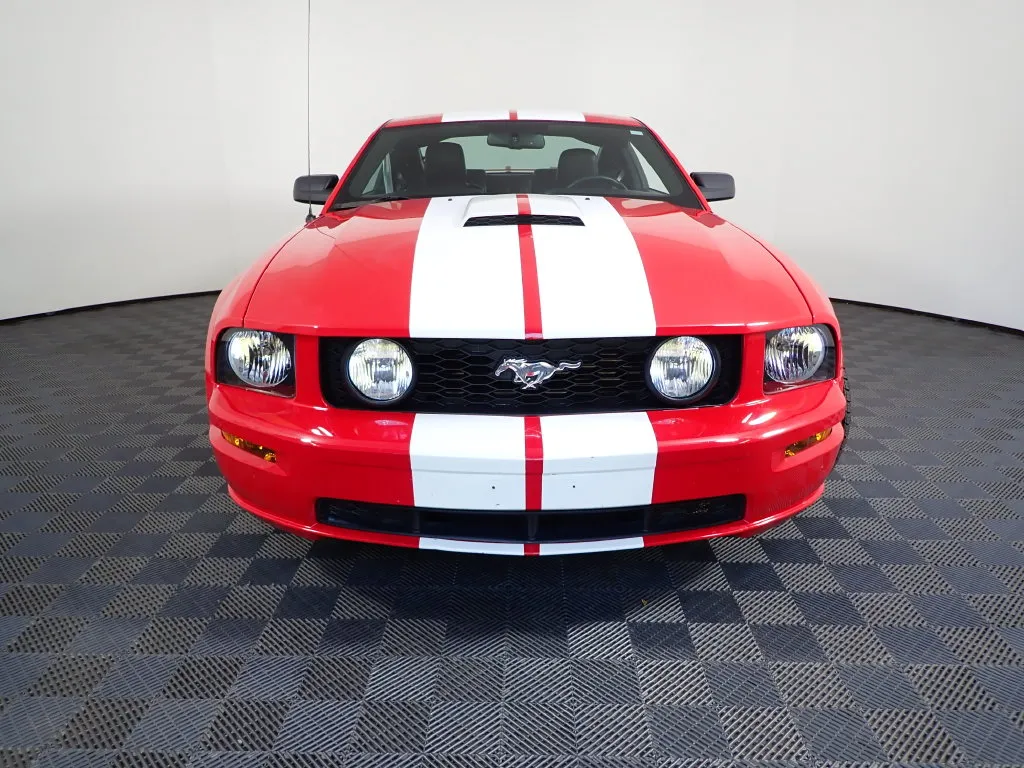 Ford Mustang photo 6