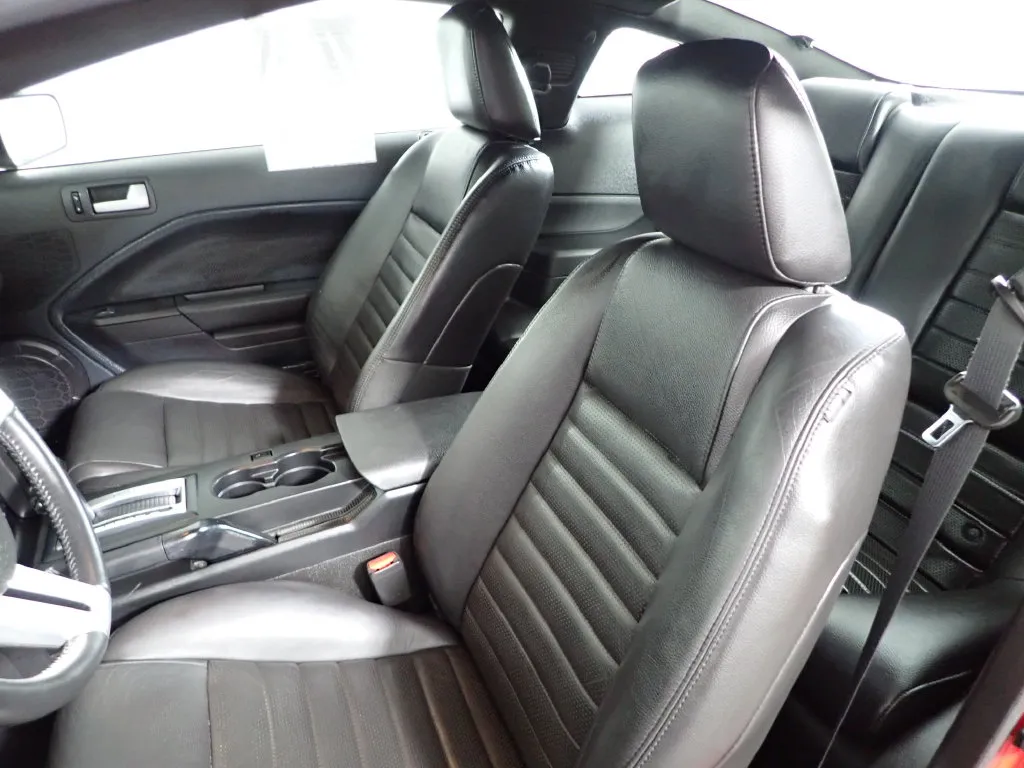 Ford Mustang photo 18