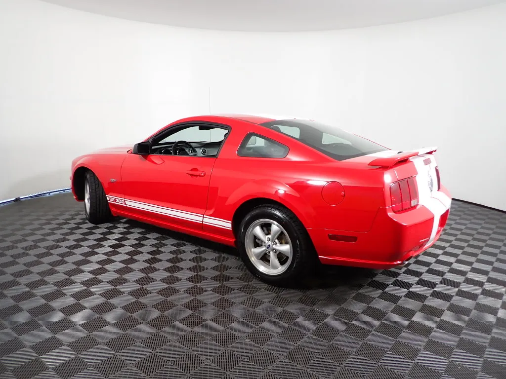 Ford Mustang photo 8