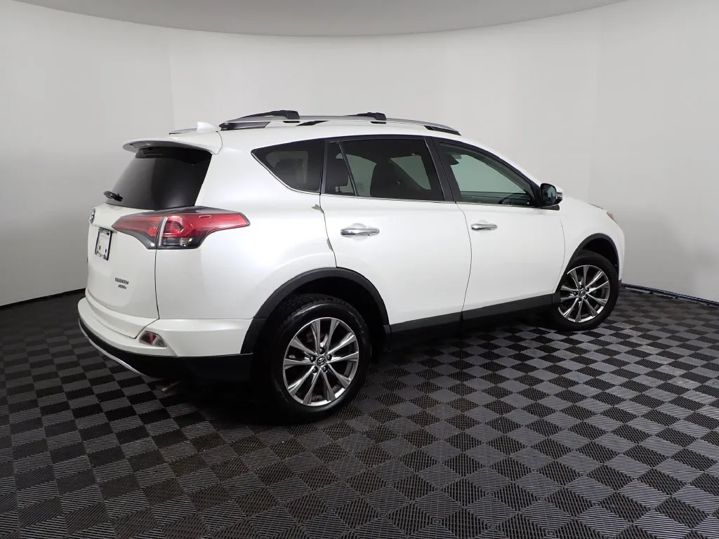 Toyota RAV4 photo 19