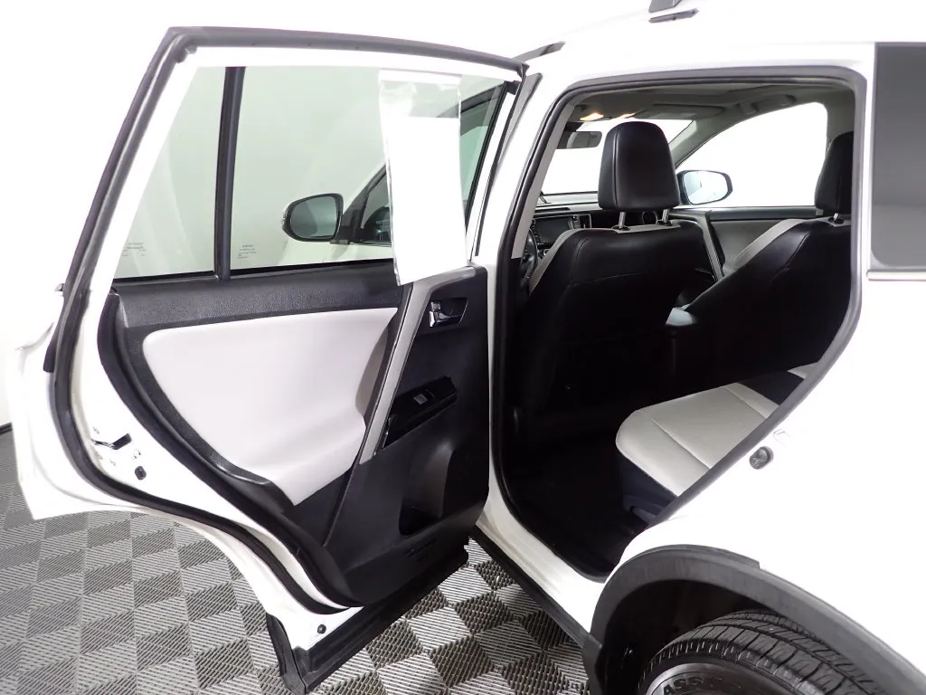 Toyota RAV4 photo 33