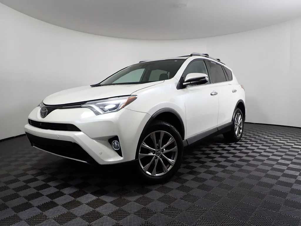 Toyota RAV4 photo 2